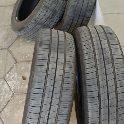 Goodyear Efficient Grip Performance 195/60/R18 H XL tires like new