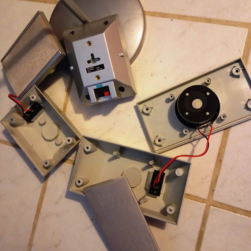Speakers 4Ω 20W used, set of four with one stand