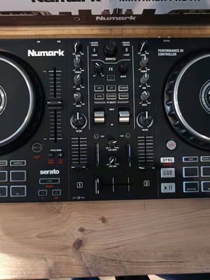 Numark Mixtrack Pro FX DJ Controller 2-channel new