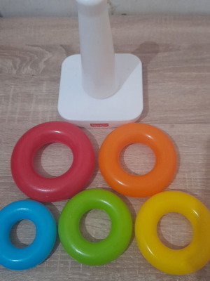 Fisher-price πυραμίδα μεταχειρισμένη με 5 χρωματιστούς κρίκους