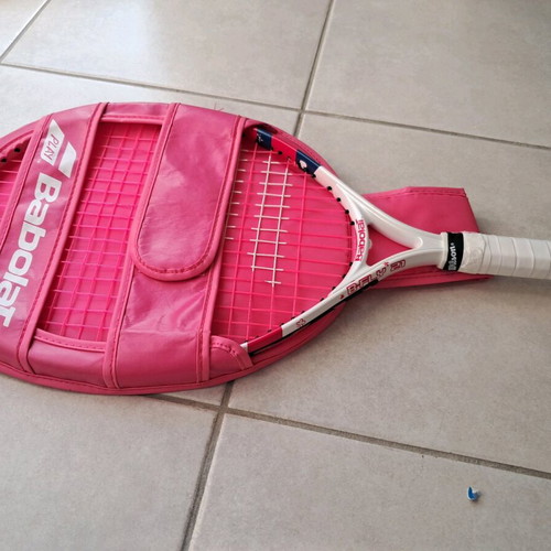 Babolat B Fly 21 Kids Tennis Racket like new with carrying case pink white