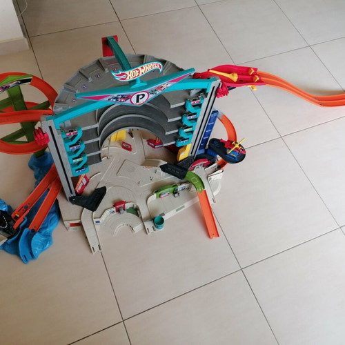 Mattel Hot Wheels Ultimate Garage CMP80 playset