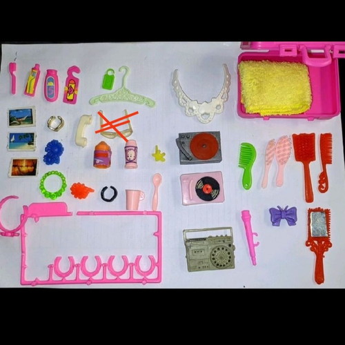 Doll accessories used from 90s by famous brands