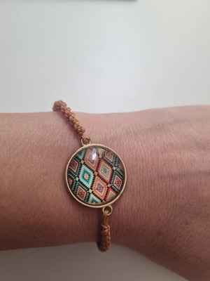 Colorful bracelet like new, ideal for gift