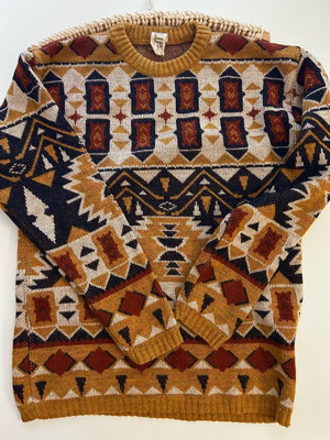 Geometric pattern pullover like new, Italian vintage yellow orange