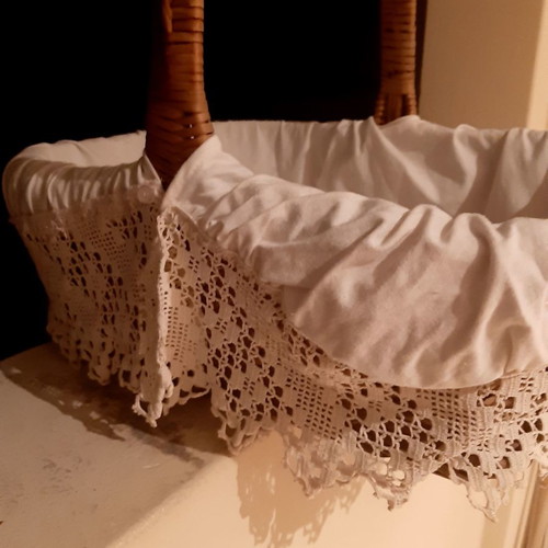 Handmade bambou wicker baskets with apron and lace, new