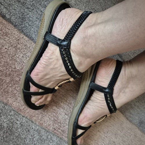 Flat sandals black color like new with metal details size 40