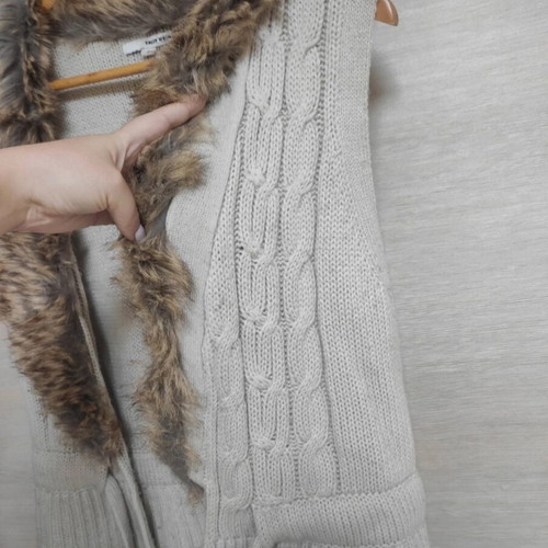 Tally Weijl sleeveless knit vest cardigan like new with faux fur