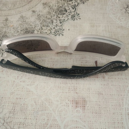 Sunglasses set of 2 like new, mirror lenses, folding and wooden frame