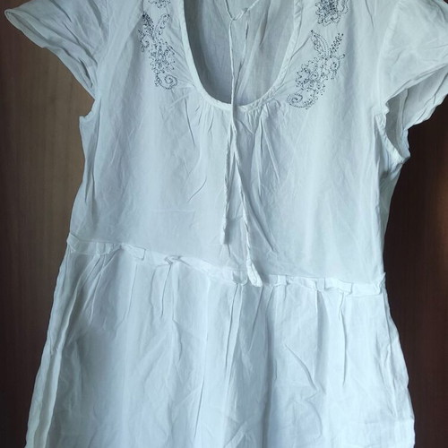 White short-sleeve cotton blouse like new, size 40-42-44