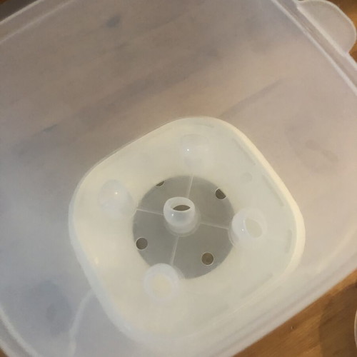 Honey Baby bottle sterilizer, like new, barely used