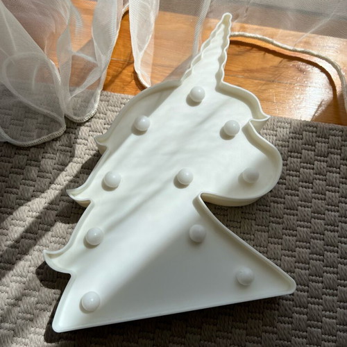 Unicorn-shaped lamp like new with batteries