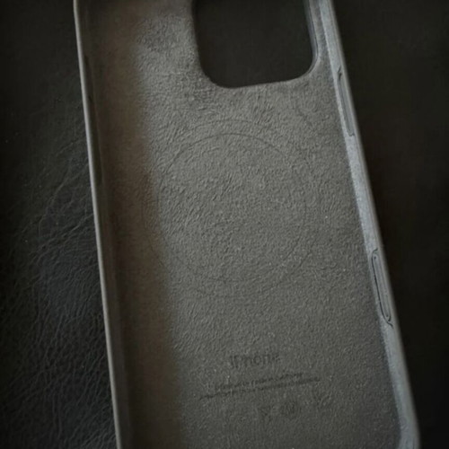iPhone 16 Pro Max Silicone MagSafe Case like new
