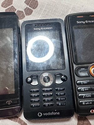 Мобилни телефони употребявани, комплект от 3 броя