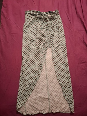 Zara skirt like new, soft pistachio with brown polka dots, size S