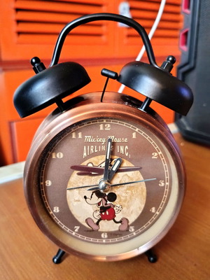 Επιτραπέζιο ρολόι ξυπνητήρι Disney Mickey Mouse σαν καινούργιο