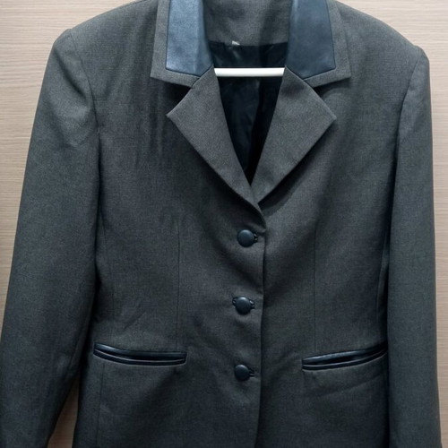 Grey jacket with leather details size L like new