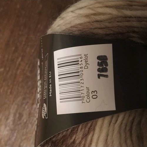 Drops Big Delight knitting yarn like new, 2 skeins 100g each