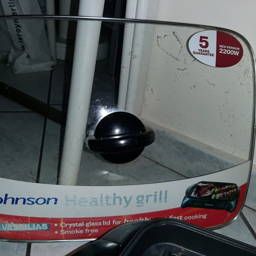 Rohnson R250 grill 2200 watt with lid and detachable parts like new