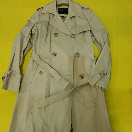 Julia Bergovich women's trench coat beige like new, lined, size L