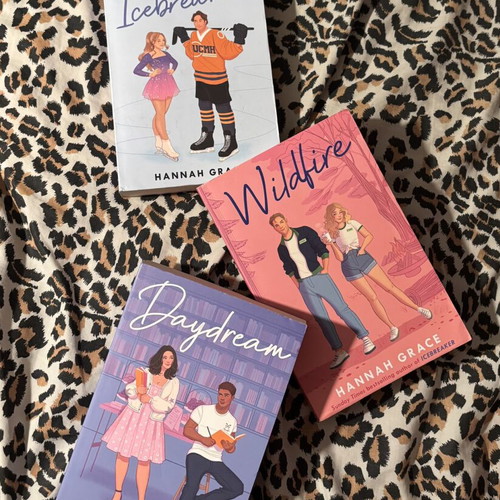 Hannah Grace Icebreaker, Wildfire & Daydream set like new, English