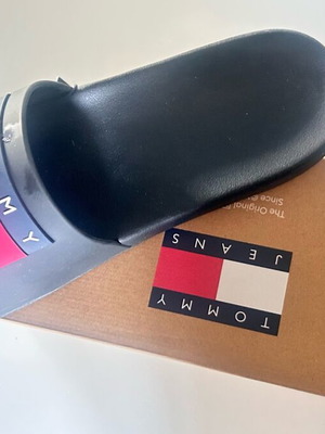 Tommy Hilfiger slippers new, size 43, black