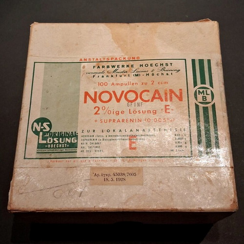 Novocain 1928 collectible medicine box like new
