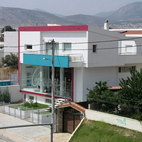 Κτίριο αυτόνομο 630 τ.μ. σε 3 επίπεδα κοντά στην Αττική οδό