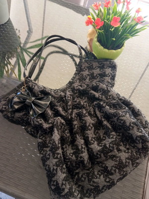 Y2K-Early 00s shoulder bag with black bow like new, grey/black