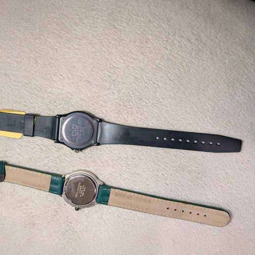 Set of 2 vintage O&O and Hollywood Polo Club watches like new
