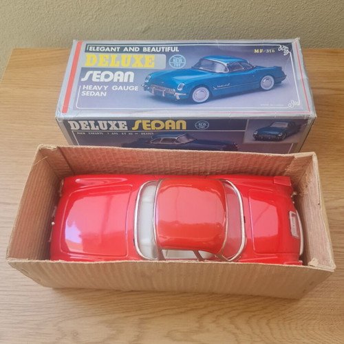MF316 Chevrolet Corvette tin toy car 1:18 scale like new with original box