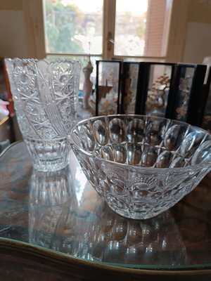 Jar and large bowl / fruit bowl.