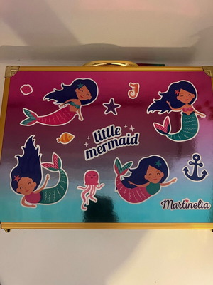 Makeup case used for children