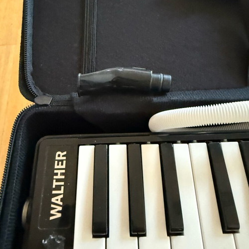 Walther Melodica used with case