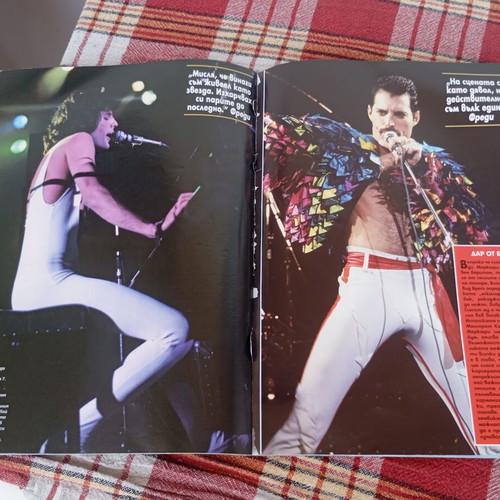 Hello! Magazine November 2011 used, Bulgaria edition