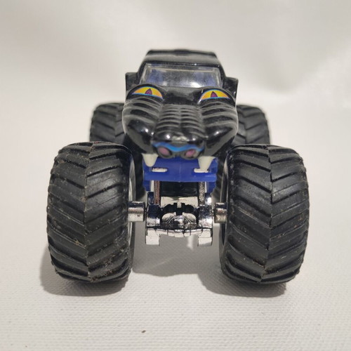 Hot Wheels Monster Jam "Predator" toy car used, 1:64 scale
