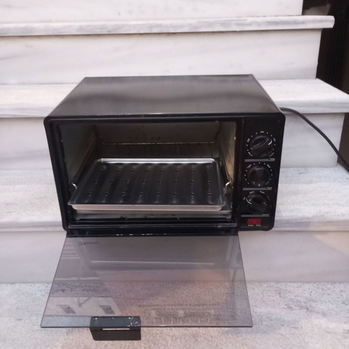 Munsay M-88 oven used, 30L, includes tray and rack