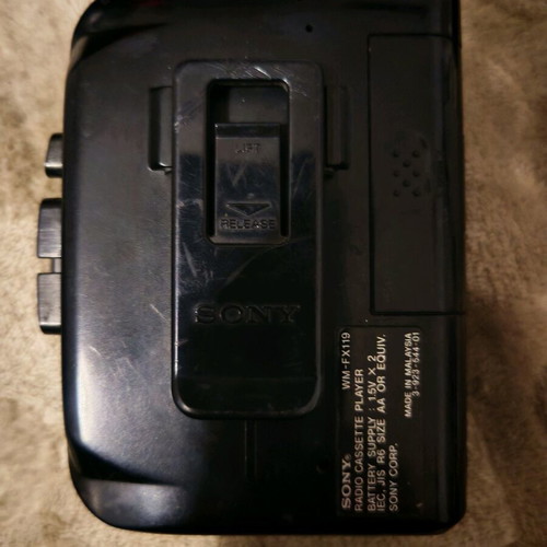Sony Walkman WM-FX119 used functional with headphones