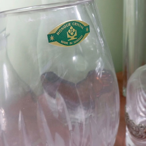 Crystals and glassware used, pack of 10 pieces