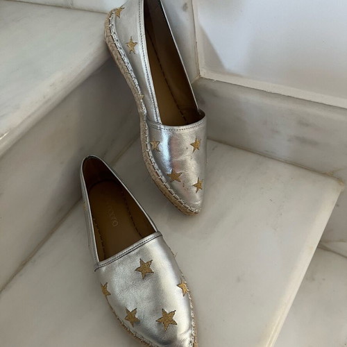 Eva Longoria leather espadrilles size 37 silver with gold embroidery, like new