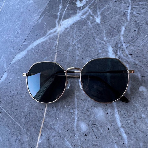 Sunglasses used, various brown and green colors