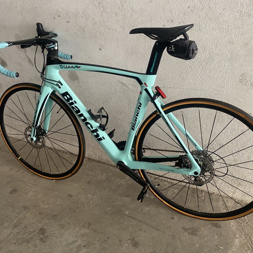 Bianchi Oltre 4 Replica road bike like new, Campagnolo Chorus 12