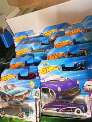 Hot Wheels πακέτο 11 αυτοκινητάκια σαν καινούργια στη συσκευασία τους