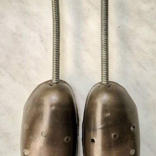 Shoe trees used, pack of 5 pairs