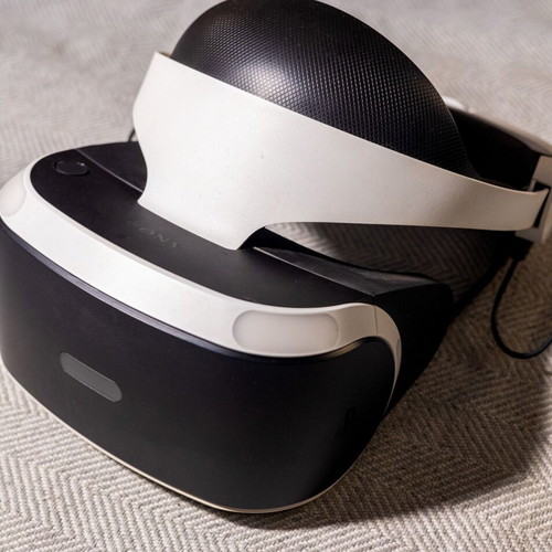 Sony PlayStation VR goggles with camera and 2 Move controllers