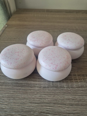 Ceramic macaron jewelry boxes with pink splashes, set of 4, like new