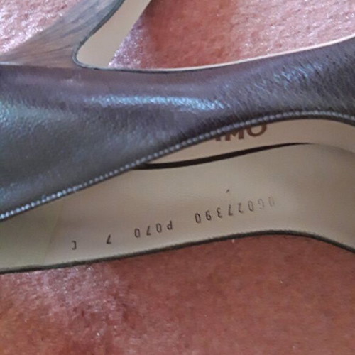 Salvatore Ferragamo brown pumps new, size 37