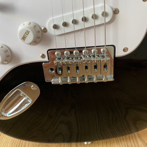 Squier Stratocaster left-handed guitar 2023 with Stagg amp and Ritter case