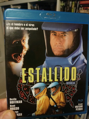 Outbreak Blu-Ray like new, Spanish import with English subtitles