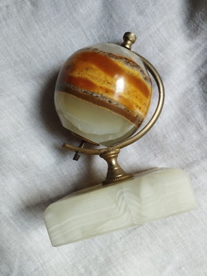 Globe made of alabaster or onyx like new with bronze
